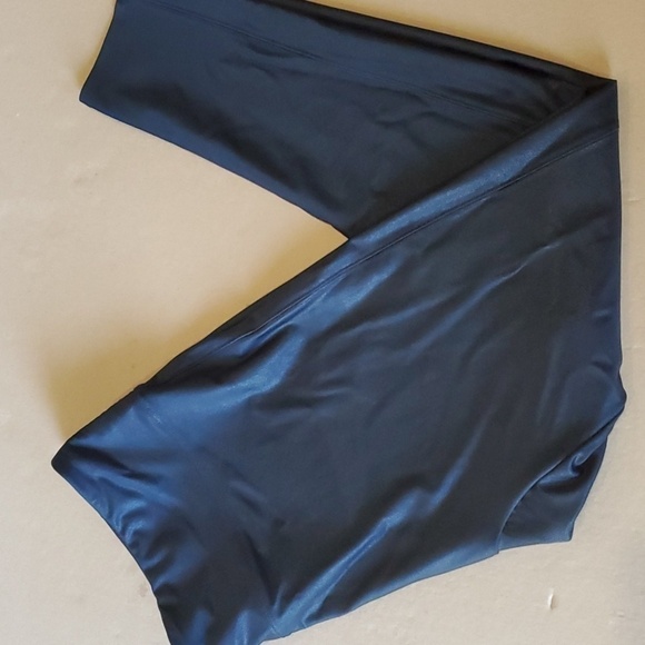 Soft Surroundings  shiny black pull on Black leggings 1X - Picture 9 of 9